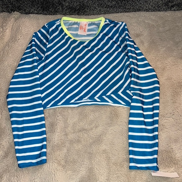 🎉4 for $20 NWT Kids Rashguard, size small (6/6x) - Picture 1 of 5